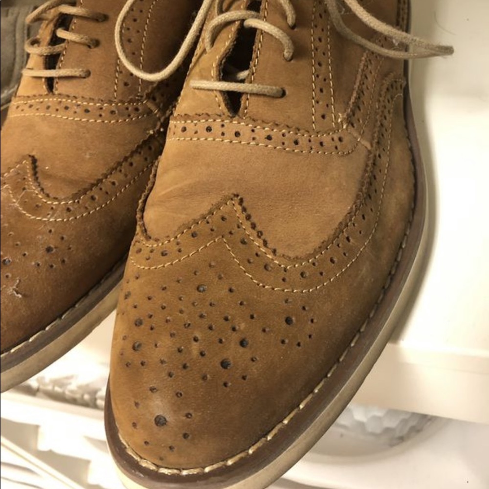 Men Shoes . size 9